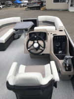 2024 Princecraft Vectra 23RL tritube pontoon Mercury 150hp on trailer