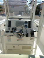 Like New,2017 Robalo R222 Center Console