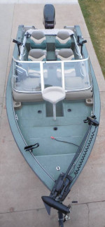 2000 Tracker Pro Deep V 16 Combo 16ft Walk-Thru 50hp Merc