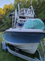 ***22.7ft Dusky Center console w/ tower