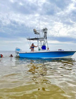 ***22.7ft Dusky Center console w/ tower