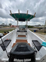 24' Robalo Center Consol