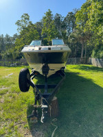 2005 Chaparral Boat 26ft