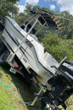 2000 Hydra-Sports 2390 Vector