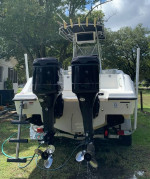 2000 Hydra-Sports 2390 Vector