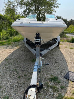 21 Sea Ray deck boat