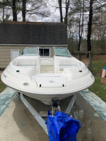 21 Sea Ray deck boat