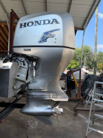 2020 Bennington 25FT Tri toon Pontoon with a use 2008 225HP Honda