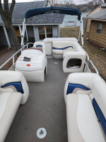2008 Sun Tracker pontoon 22ft 75hp