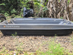 Pontoon boat