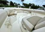 2018 Boston Whaler 230 Outrage