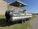 2006 Fisher Freedom 240 W/Mercury 90HP Outboard