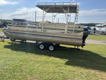 2006 Fisher Freedom 240 W/Mercury 90HP Outboard