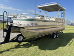 2006 Fisher Freedom 240 W/Mercury 90HP Outboard