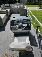 1993 Sylvan Pontoon Boat