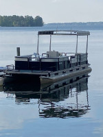 Pontoon Boat