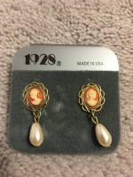 1928 Jewelry Co Vintage Earrings Faux Cameo Pearl Tear Drop Dangle