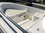 2000 Boston Whaler Ventura 16
