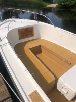 25’ 2987 Mako CC