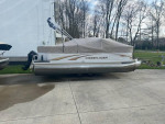 2005 Crestliner Pontoon boat  good condition