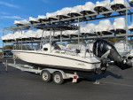 2008 230 Dauntless 23 ft Boston Whaler