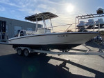2008 230 Dauntless 23 ft Boston Whaler