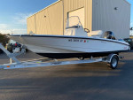2008 Boston Whaler 20 FT 200 Dauntless