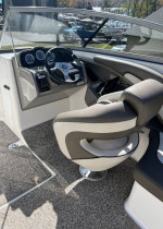 Yamaha 242 Limited 11-Person Bowrider - 2011 Model with Trailer