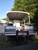 20 ft. Pontoon Boat