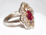 LOVELY LADIES RED & WHITE TOPAZ RING ~ COSTUME JEWELRY SIZE 9