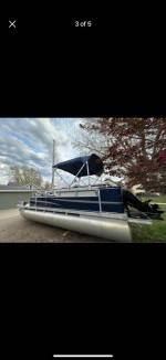 2017 mercury pontoon boat