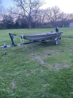 TRACKER 1436 TOPPER