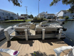 22' Berkshire Pontoon Boat
