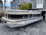 22' Berkshire Pontoon Boat