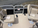 Pontoon boat