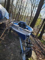 Nice little boat with 4 stoke outboard 9.8 hp tiller motor