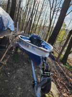 Nice little boat with 4 stoke outboard 9.8 hp tiller motor