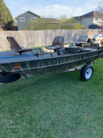 Jon boat 15 hp Johnson