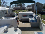 Pontoon Boat 20 ft