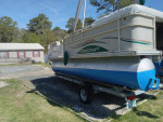 Pontoon Boat 20 ft