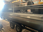 2023 suntracker pontoon