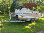 22 foot pontoon