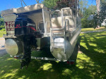 22 foot pontoon