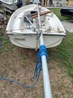 Sailing dinghy