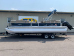 2019 Suntracker 240 DLX Party Barge Tri-Toon