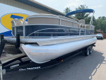 2019 Suntracker 240 DLX Party Barge Tri-Toon