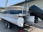 2019 Suntracker 240 DLX Party Barge Tri-Toon
