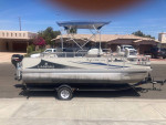 2010 Landau Pontoon 19'