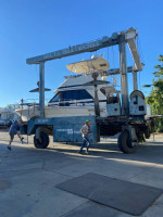 2000 Riviera Project 3900 open flybridge