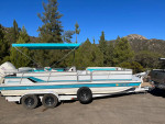 Hurricane deck boat